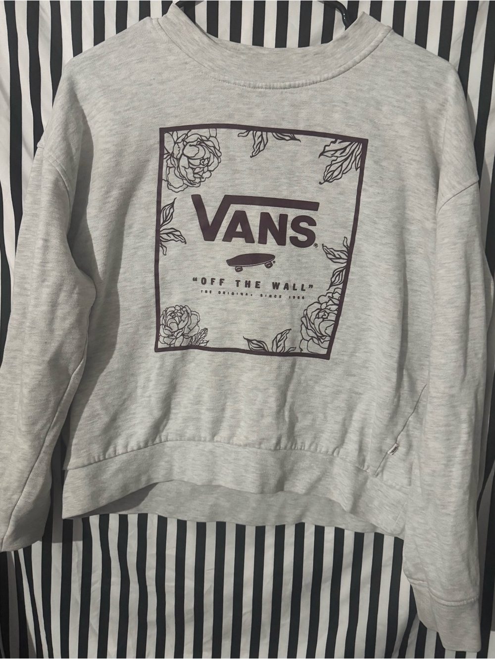 Vans Women’s Light Gray Crewneck Sweatshirt with Logo